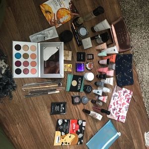 HUGE make up and sample lot!!!